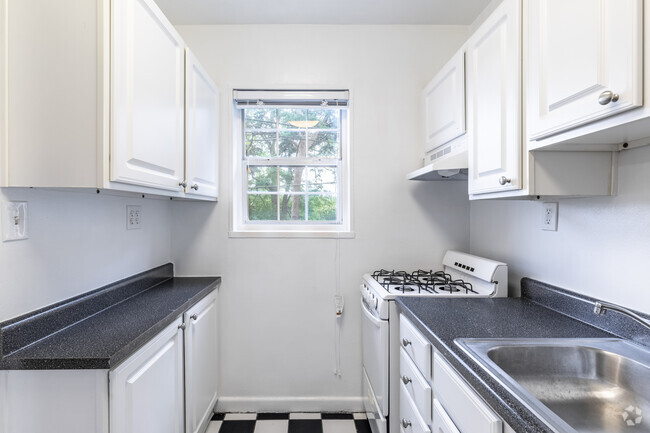 1BR, 1 BA - 750SF - Washington and Lee