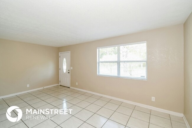 Building Photo - 6430 Lucente Dr