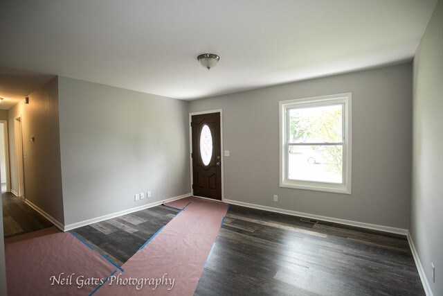 Building Photo - 105 Circle Dr E