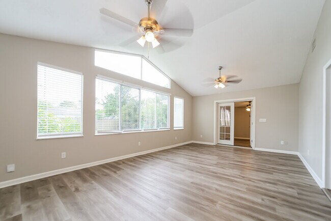 Foto del edificio - 8410 Spicewood Dr