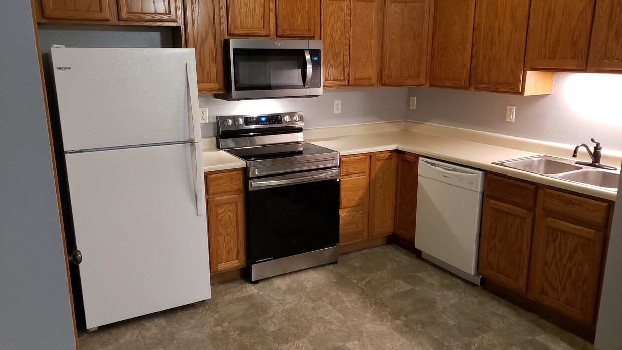 Kitchen - 888 Boston Way