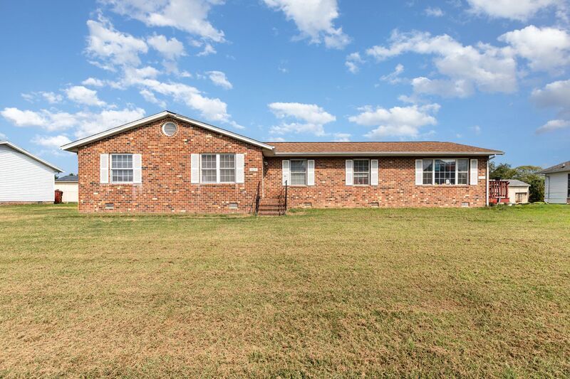 Foto principal - 1929 Sierra Dr