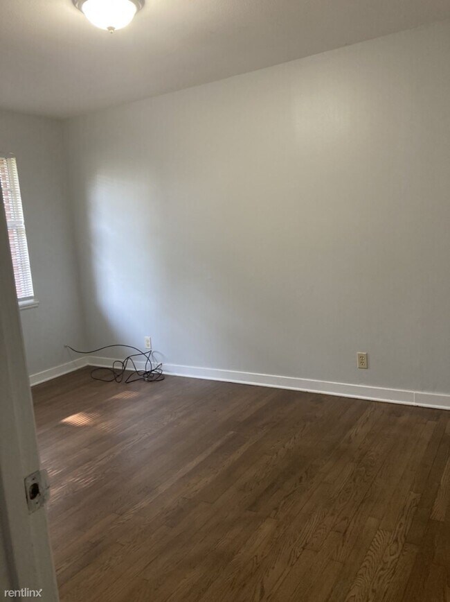 Building Photo - 4 br, 2.5 bath House - 346 Rich Ave