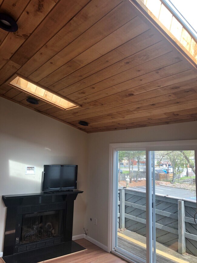 Foto del edificio - 311 Racebrook Rd