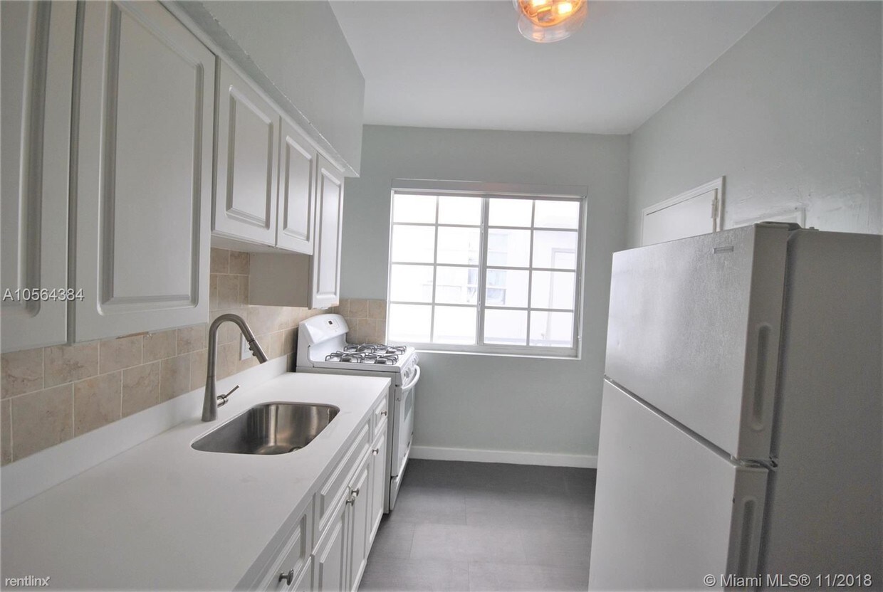 Primary Photo - 952 Meridian Ave