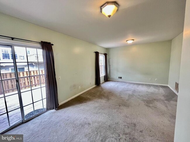 Building Photo - 7504 Lamoyne Ct