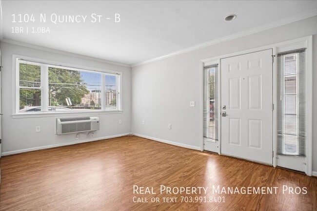 Building Photo - 1104 N Quincy St