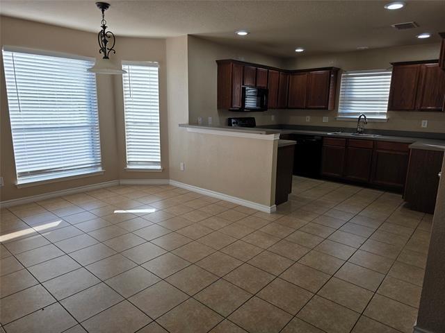 Building Photo - 1513 Millbrook Dr