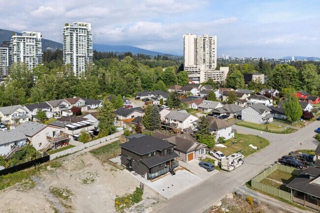 Building Photo - 313 Rivers Rd