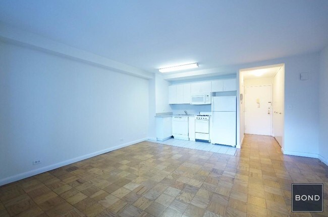 Building Photo - 1470 1st Ave