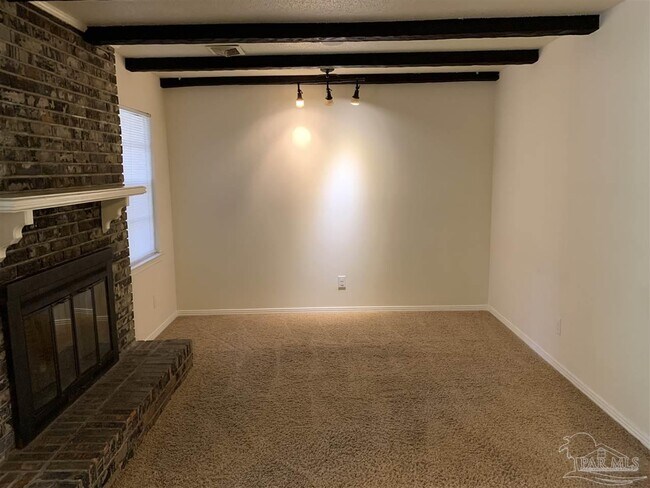 Foto del edificio - 4210 Rosebud Ct