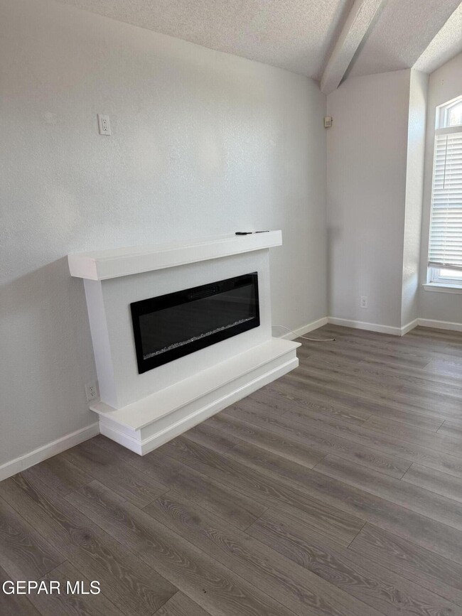 Building Photo - 7453 Plaza Taurina Dr