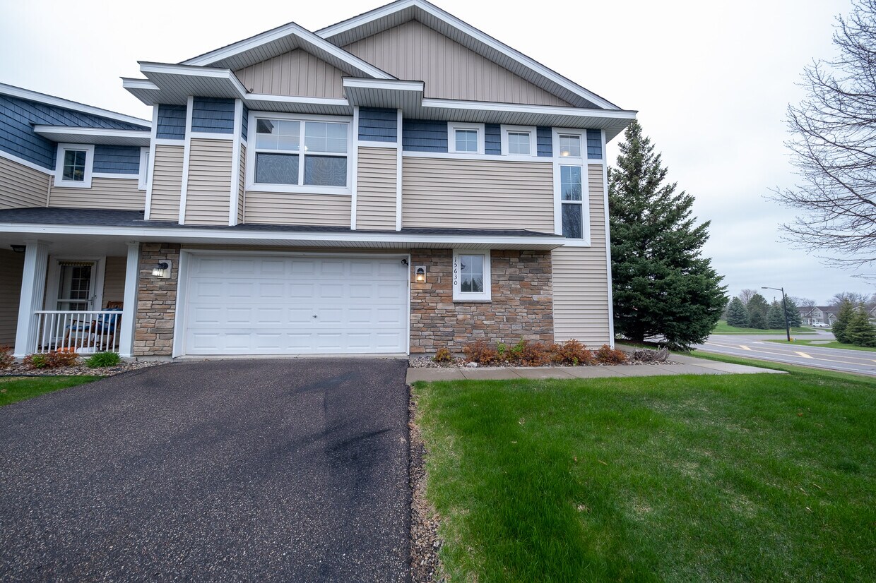 Foto principal - 15630 60th Ave N