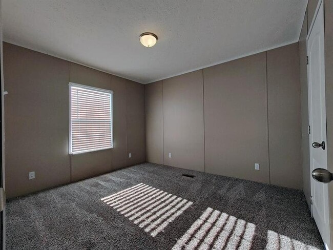 Foto del edificio - 4609 Rainbow Ln