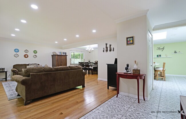 Foto del edificio - 605 W Gilbert Rd