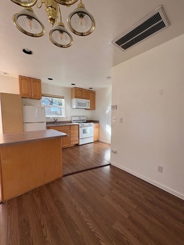 Building Photo - Beautiful 1bd/1ba