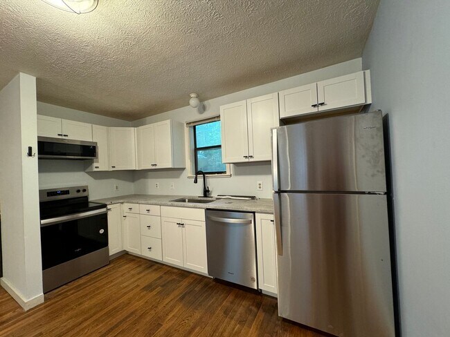 Foto del edificio - Minutes From Downtown Brevard