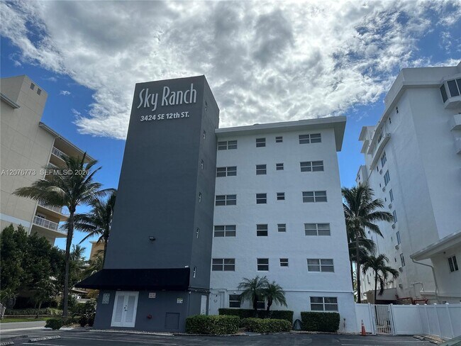 Foto del edificio - 3424 SE 12th St