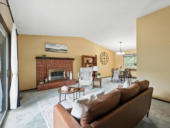 Building Photo - 6180 Garlock Way