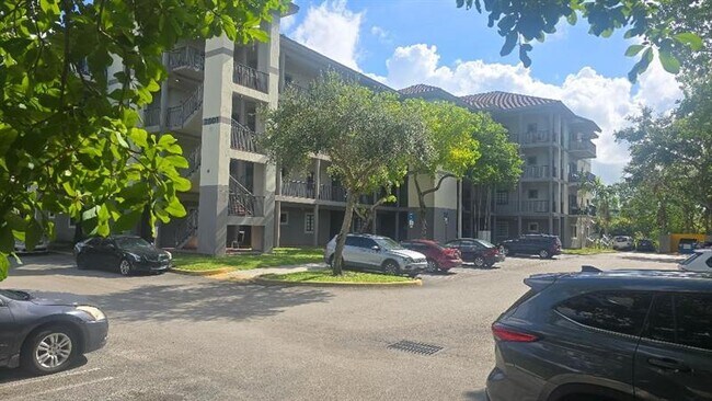 Foto del edificio - 2801 Riverside Dr