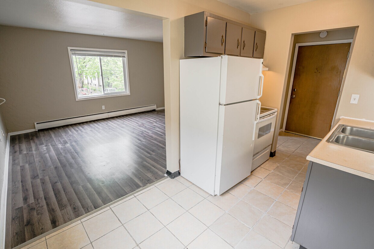 Foto principal - 869 Sherburne Ave