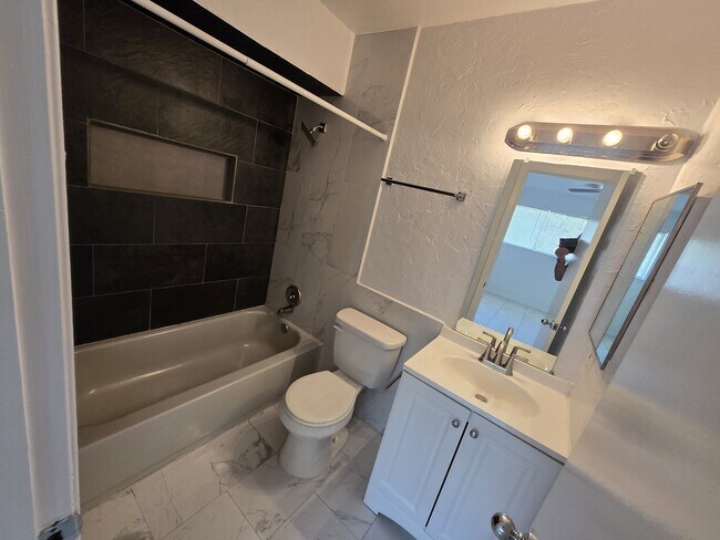 Foto del edificio - 6611 Southpoint St