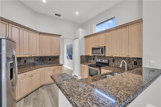 Building Photo - 558 NW 118th Ave