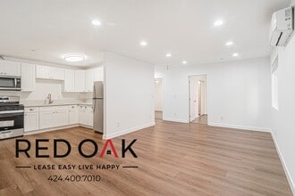 Building Photo - 649 W 92nd St