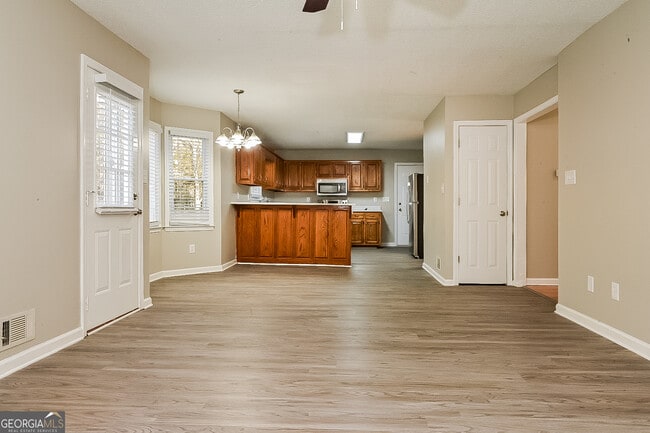 Building Photo - 310 Lakefront Dr