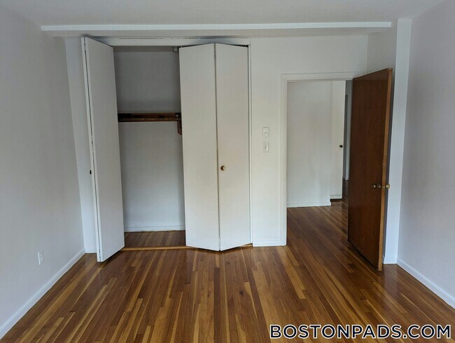 Building Photo - 525 Highland Ave