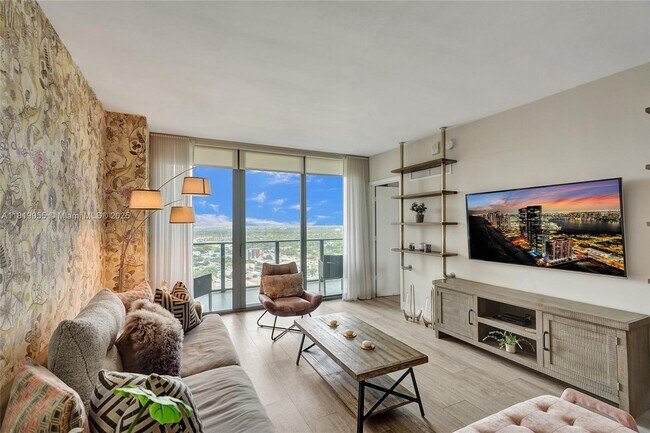 Foto del edificio - 121 NE 34th St