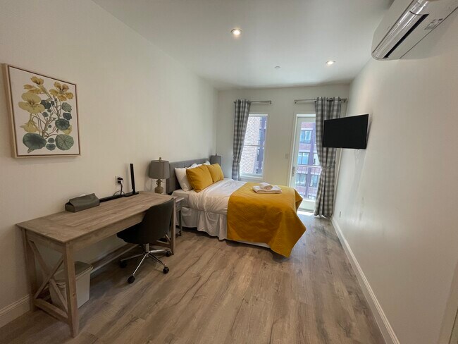 Foto del edificio - 336 E 15th St