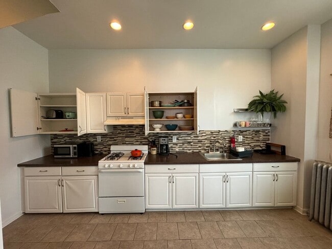 Building Photo - 2 Bedroom Duplex in Philadelphia
