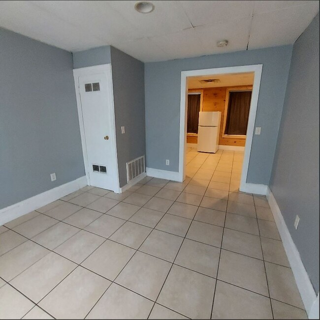 Building Photo - Riverview Apartments