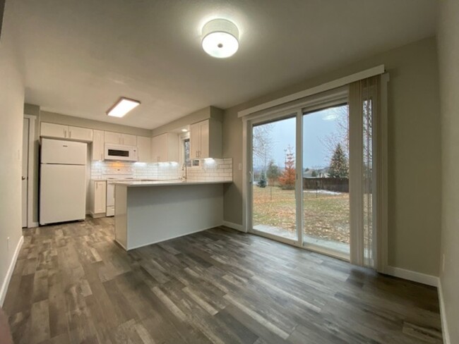 Building Photo - 2720 S McCabe Rd