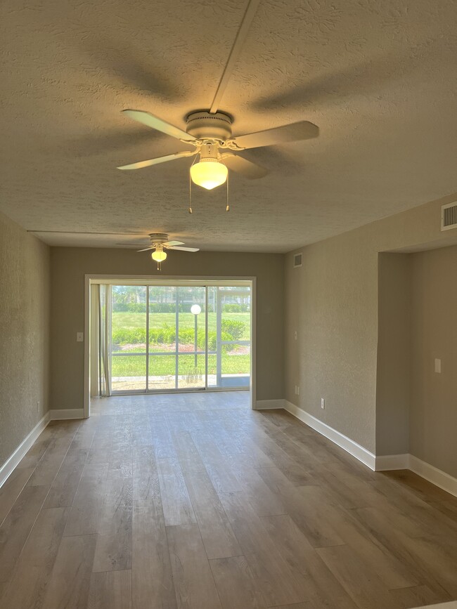 Living And Sunroom - 16251 Dublin Cir