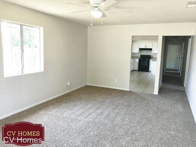 Foto del edificio - 4 br, 2 bath House - 4190 E. Mckenzie Ave.