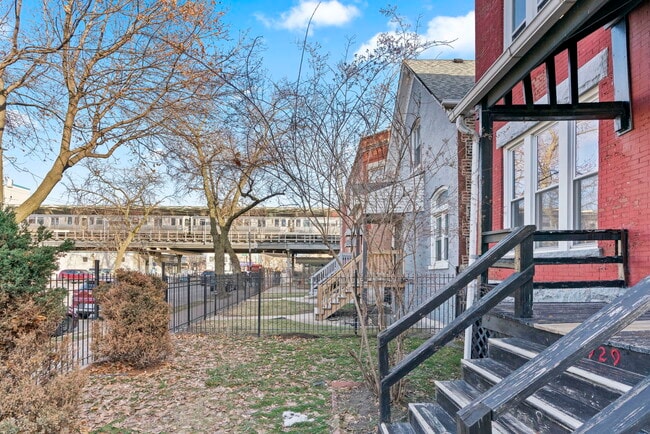 Foto del edificio - 1929 S Central Park Ave