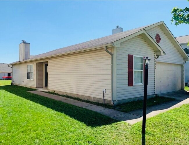 Building Photo - 1723 Farm Meadow Dr