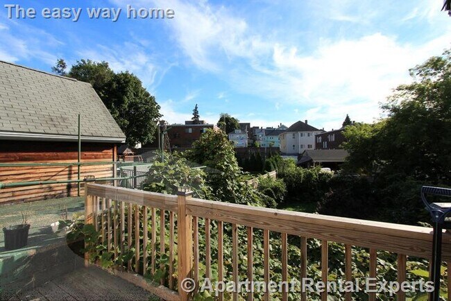 Foto del edificio - 569 Main St