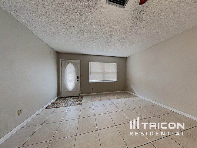 Building Photo - 3320 Garden Avenue Spring Hill FL