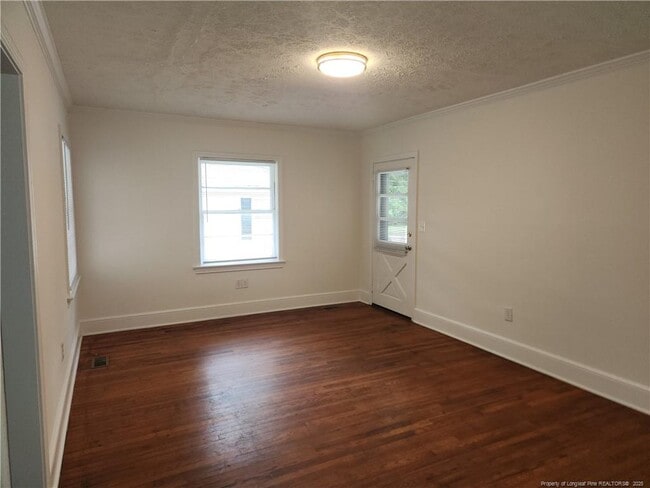 Building Photo - 311 Oakridge Ave