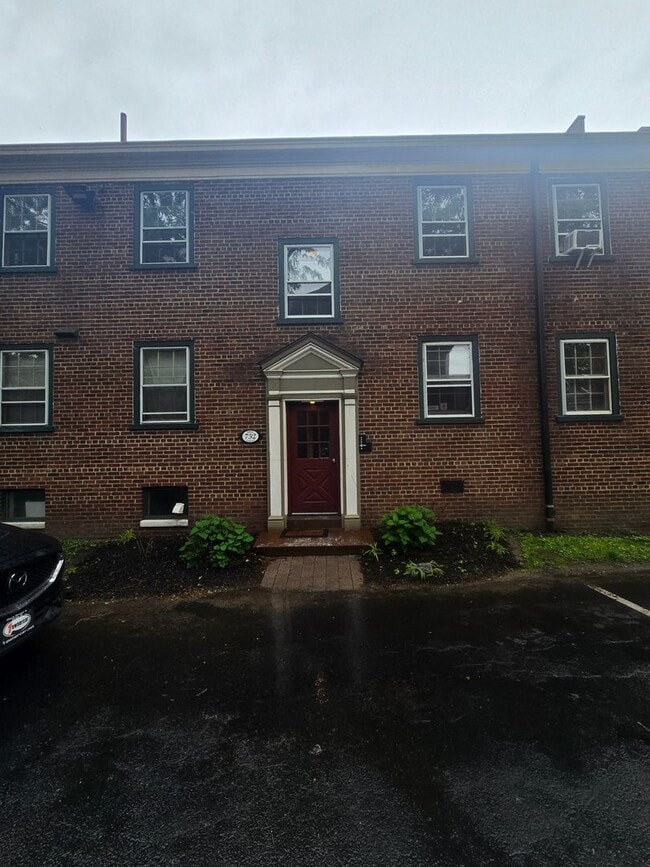 Building Photo - 732 North Terrace