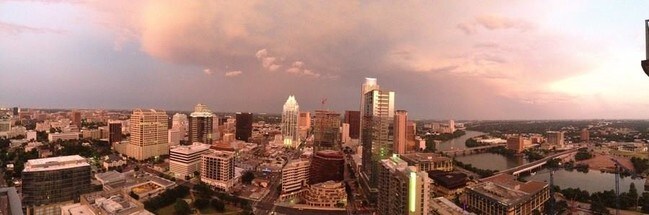 Foto del edificio - 360 Nueces St