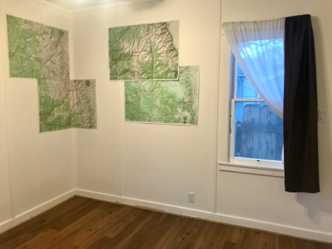 Building Photo - 667 Schley St