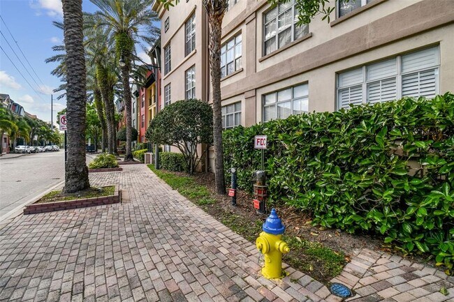 Building Photo - 2331 W Horatio St