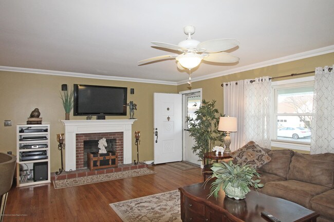 Building Photo - 2308 Harbor Dr