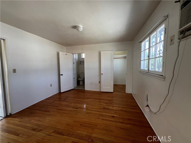 Building Photo - 3033 Sherwood Ave