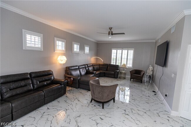 Foto del edificio - 14081 Bently Cir