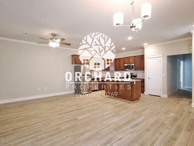 Building Photo - 331 N Cloudy Loop